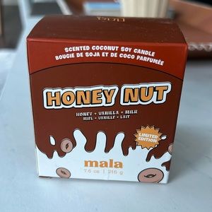 MALA SCENTED COCONUT SOY CANDLE HONEY NUT. BRAND NEW.